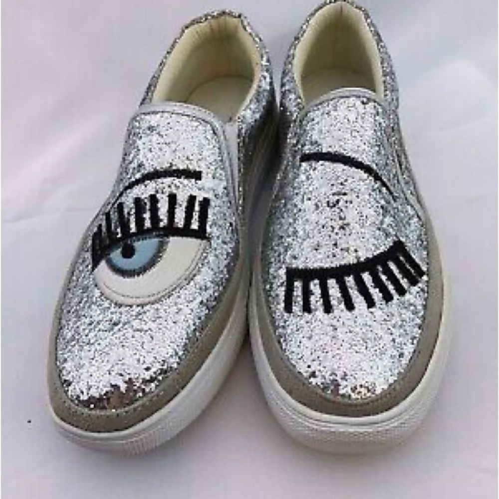 Steve Madden Rare slip ons